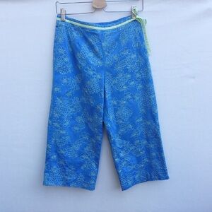 Talbots blue Capri pants with pineapple embroidery